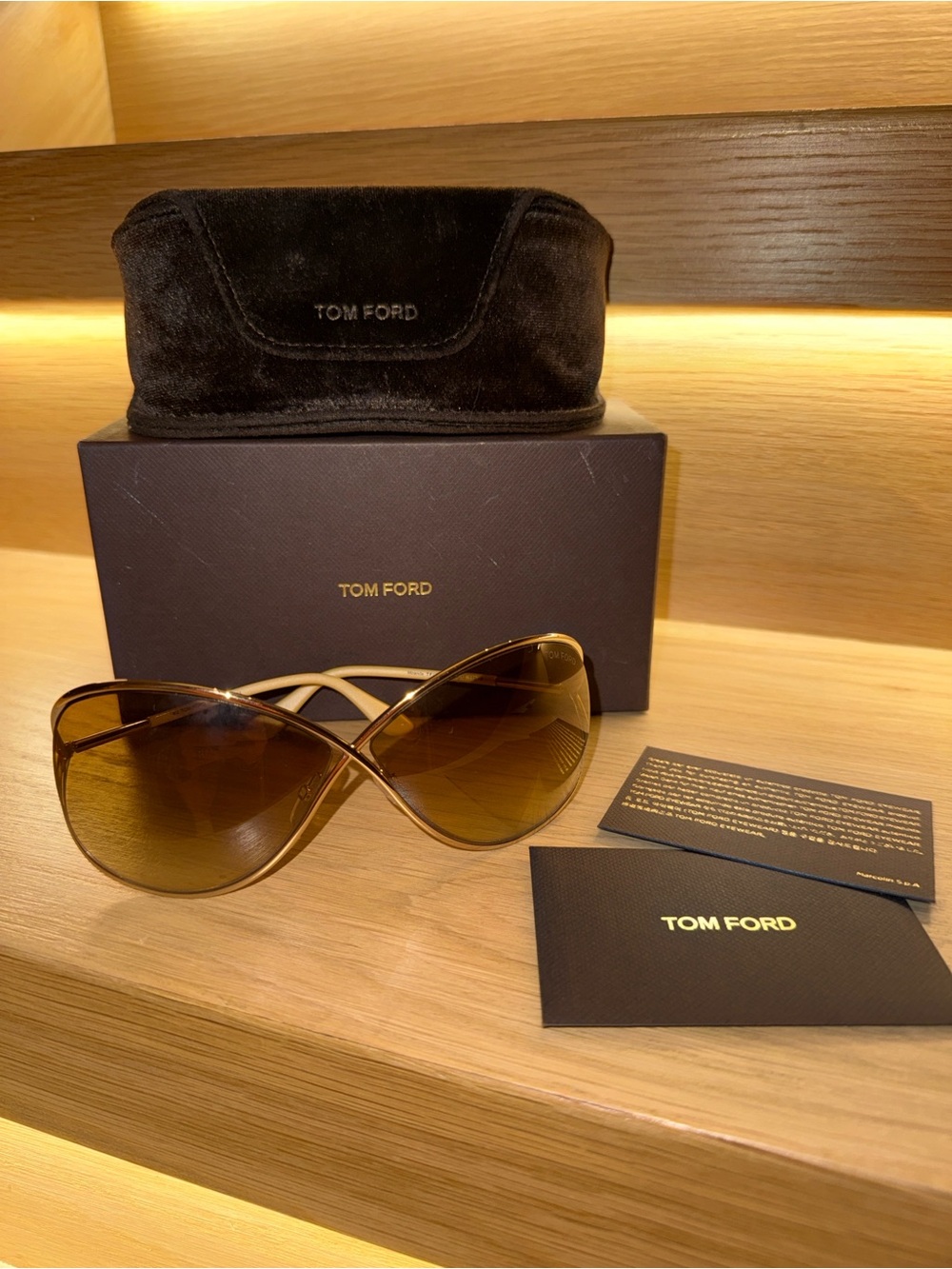 Tom Ford Miranda TF130 28F 68-10
Aviator Sunglasses Rose Gold
Gradient Authentic